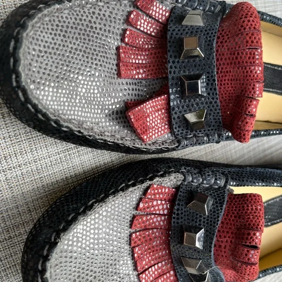 Vaneli Leather Moccasins Loafers Snakeskin Studded Fringe Flats, Size 10N - Picture 6 of 6